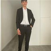 Chico alto con ganas de enseñar y ganas de trabajar